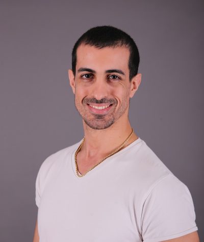 man in white v neck shirt